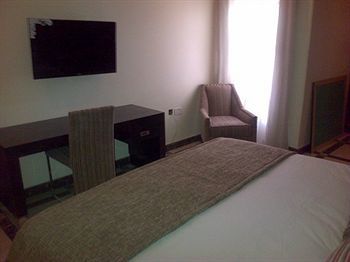 Quo Vadis Hotel Абуджа Экстерьер фото