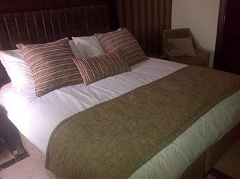 Quo Vadis Hotel Абуджа Экстерьер фото