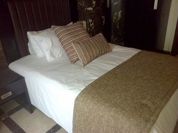 Quo Vadis Hotel Абуджа Экстерьер фото